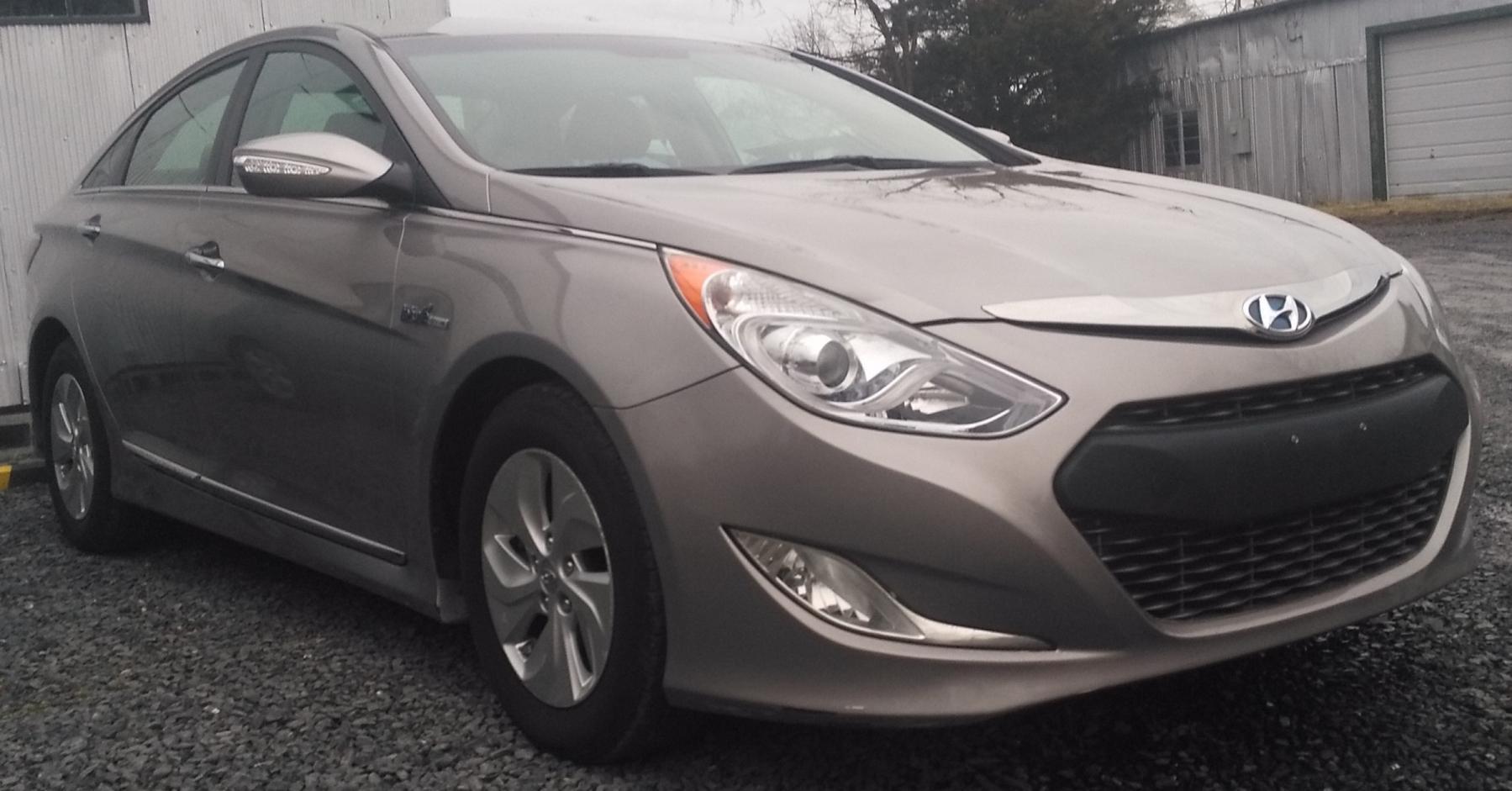 2013 Hyundai Sonata Hybrid - 070141