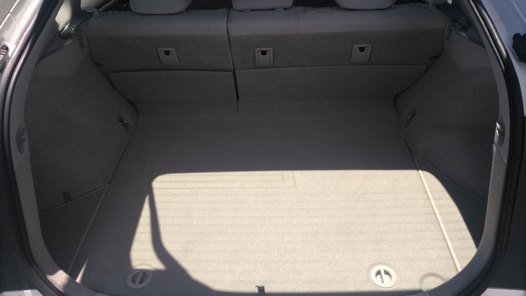 2010 Toyota Prius III - 089085