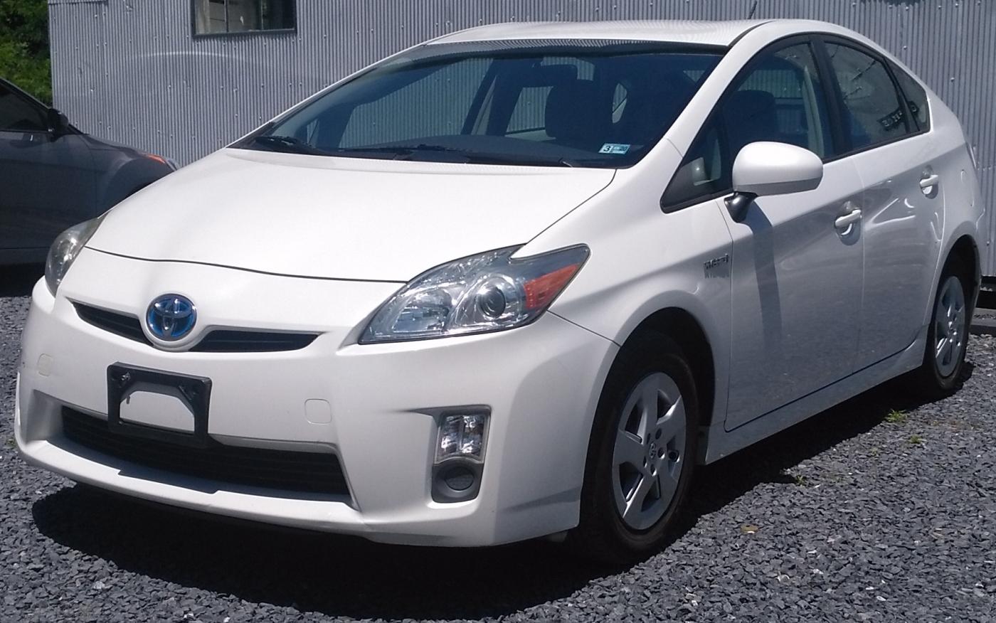 2010 Toyota Prius III - 089085