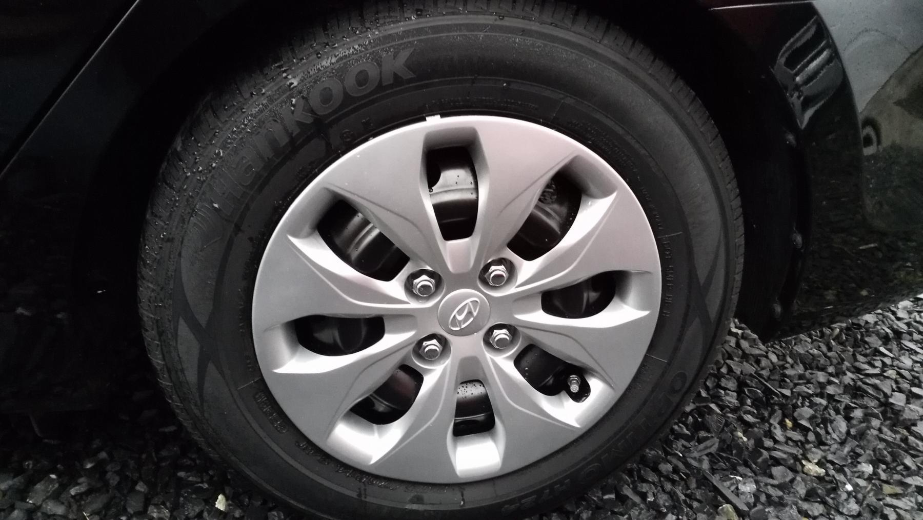 2016 Hyundai Accent SE - 946178