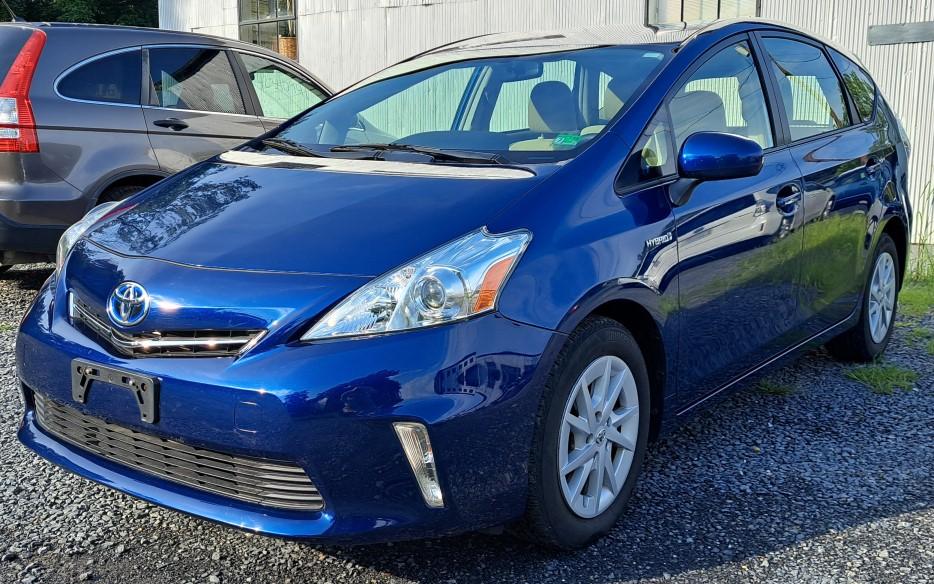2013 Toyota Prius V Two - 276481