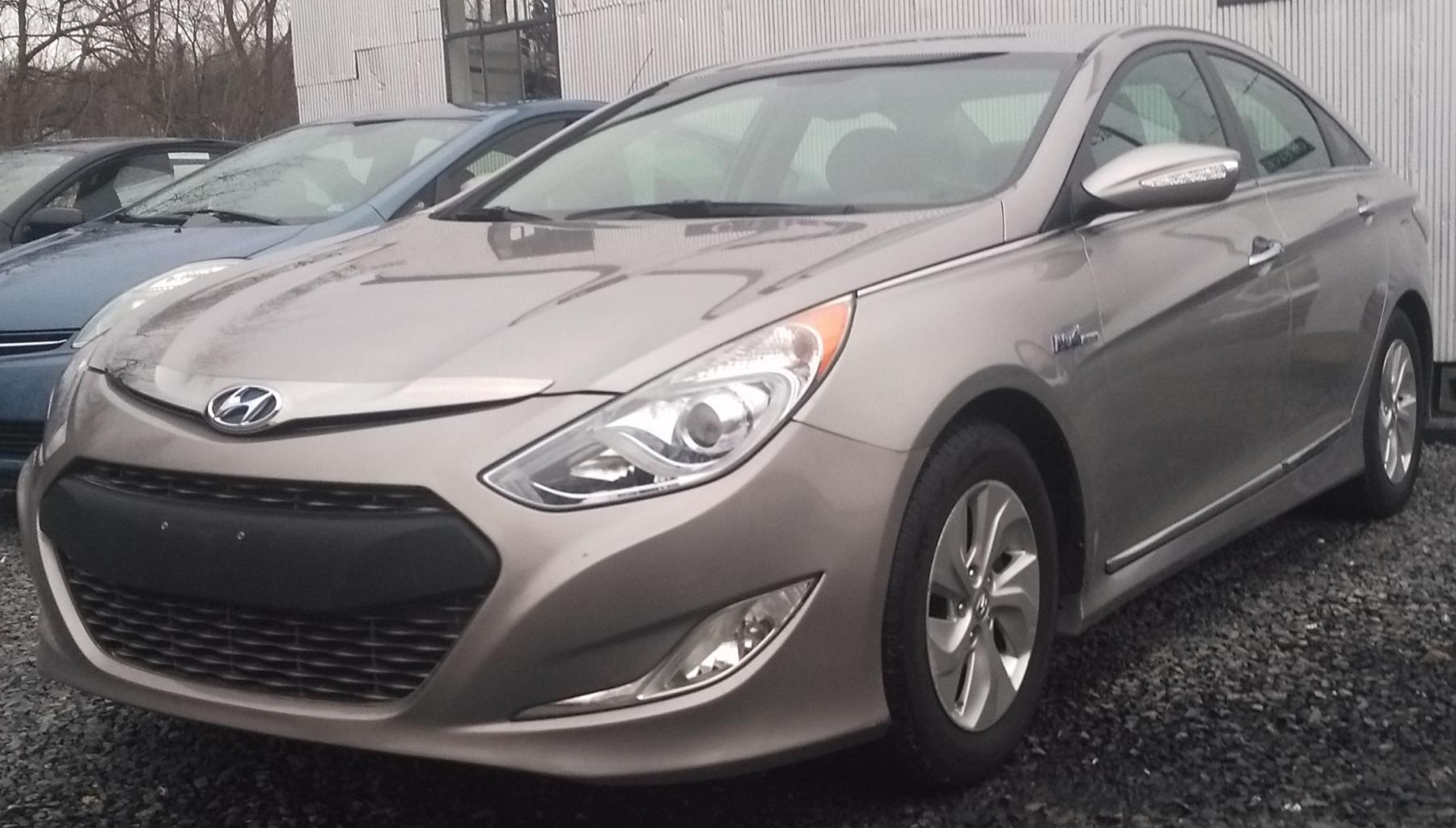 2013 Hyundai Sonata Hybrid - 070141