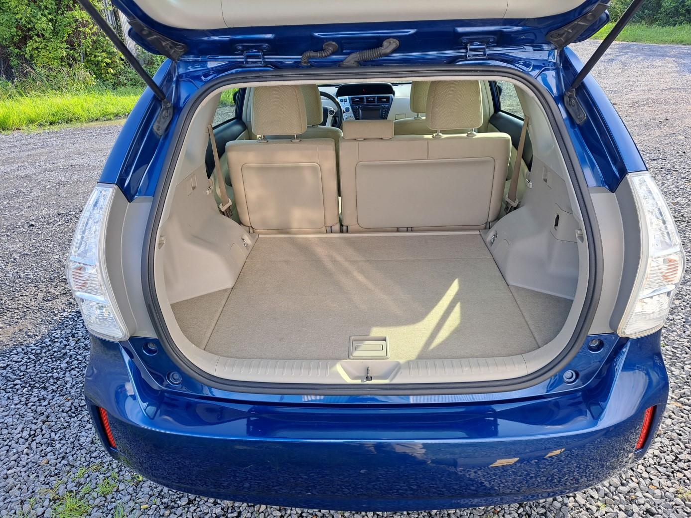 2013 Toyota Prius V Two - 276481